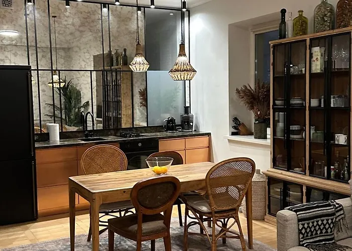 Elegance And Chique In The Heart Of *