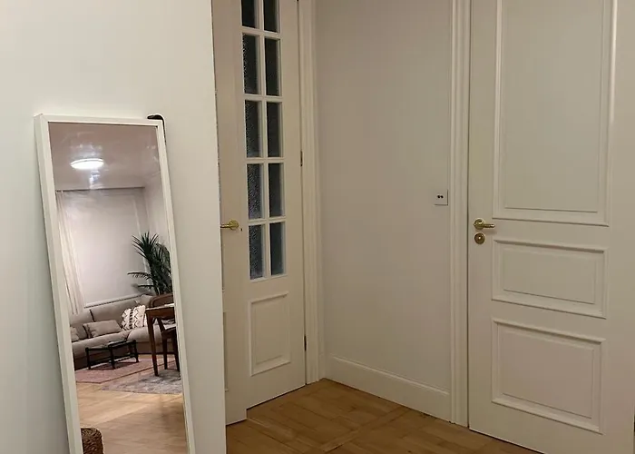 Elegance And Chique In The Heart Of Lejlighed Warszawa