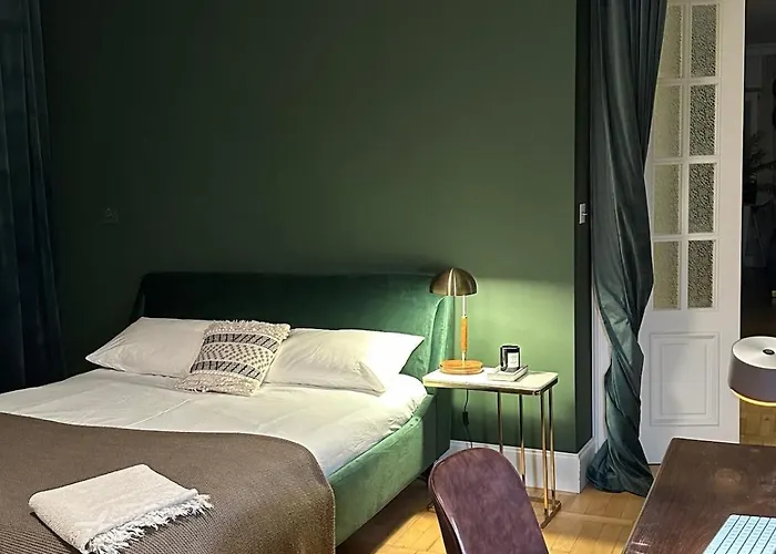 Elegance And Chique In The Heart Of Warszawa